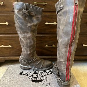 Freebird Roadie Boots NEW IN BOX Stone size 9